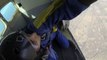 Un homme fait une crise d'épilepsie lors d'un saut en parachute