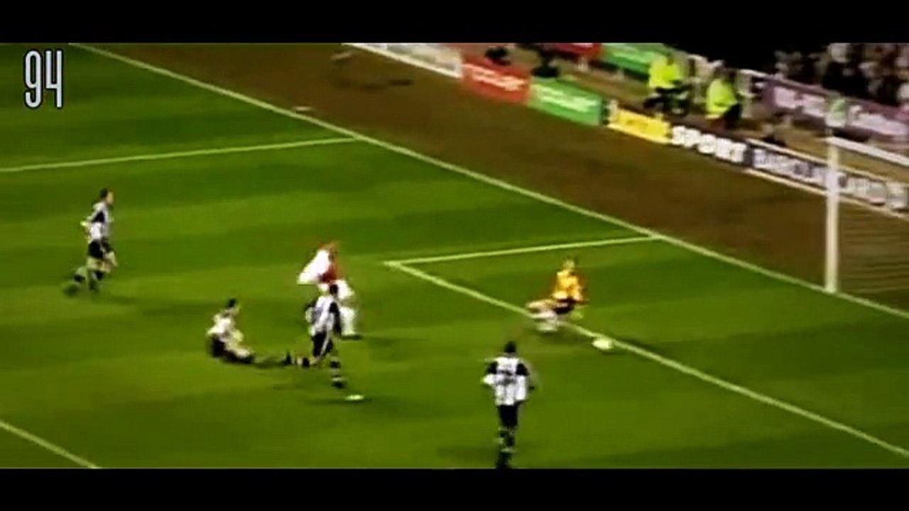 Dennis Bergkamp: hace 13 años anotó este golazo con autopase en el Arsenal vs. Newcastle (VIDEO)