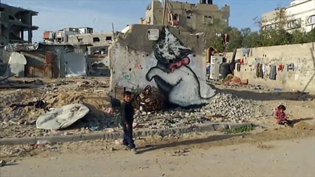L'artiste Banksy redonne vie aux ruines de Gaza