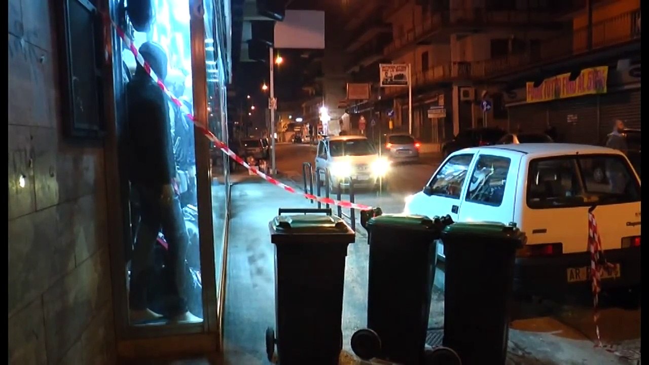 Arzano (NA) - Georgiano ucciso a coltellate, il corpo lasciato in strada (01.03.15)