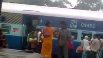 Indian Woman fighting a guy has some certain WWE Skills !!!