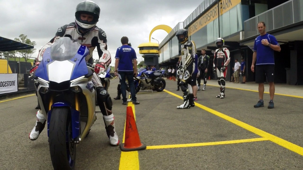 Un tour de circuit sur la nouvelle Yamaha R1