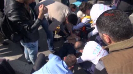 Kadıköy'de Kaza Yapan Sürücü 16 Yaşında Bir Çocuk Çıktı