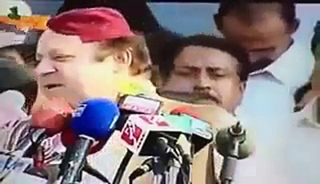 tezabi totay - shebaz sharif on bus | HD |