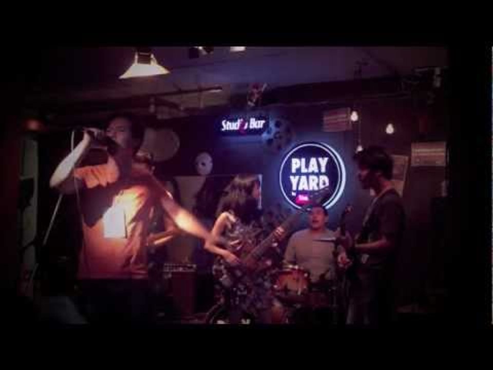 รอรุ้ง - UCHARA LIVE @ PLAYYARD