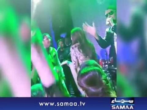 Mehndi of Advisor to CM Sindh Sharmila Faruki - Bride dances-to-the-tunes-of-sukhbir