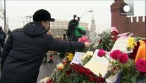Trois jours après l'assassinat de l'opposant Nemtsov, les hommages et les interrogations perdurent