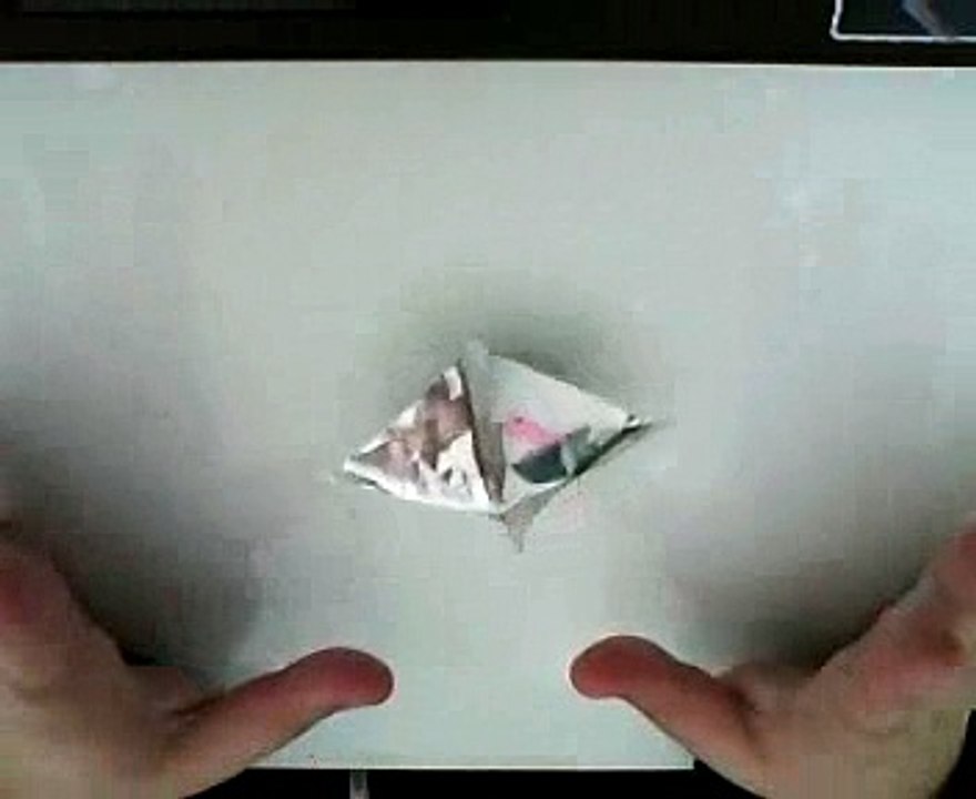 Télékinésie, rotation pyramide aluminium