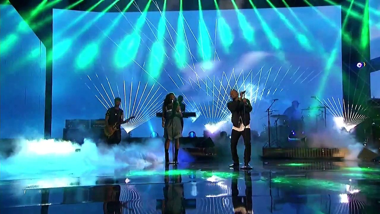 Kendrick Lamar & Sza "Swimming Pools (Drank)" & "Poetic Justice" Live @ ABC American Music Awards, Nokia Theatre, Los Angeles, CA, 11-24-2013