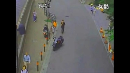 Real Ghost Girl Caught on Street Camera in Hong Kong!