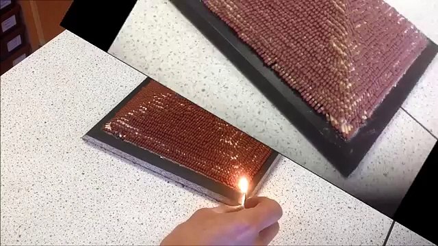 Réaction en chaîne avec une pyramide de 5000 allumettes