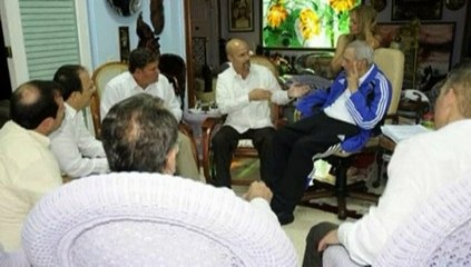 Un Fidel Castro affaibli rencontre des agents cubains