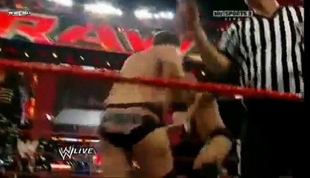Mike Tyson noqueó a Chris Jericho RAW (WWE)