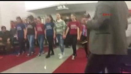 Trabzon Belediye Başkanı Gümrükçüoğlu, Duisburg'da Horonla Karşılandı