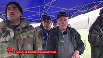 Les agriculteurs bloquent Sivens