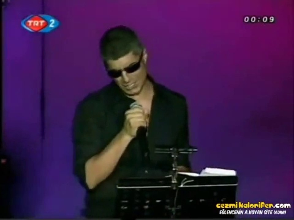 Özcan Denizin I Feel Good Performansı