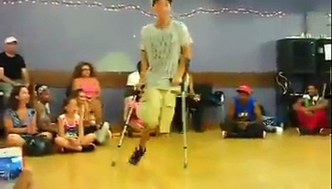 Star du break dance avec une seule jambe !