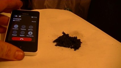 Poudre magnétique VS Smartphone : expérience magique!