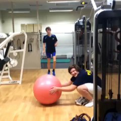 Toujours commencer la journée par un peu de sport...