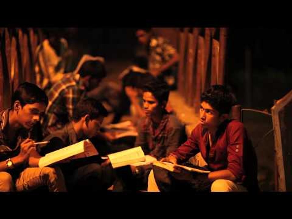 Mumbai's Real Night Life: Students turn to streets for exam preparation