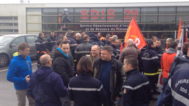 120 pompiers ont manifesté ce mardi devant le Sdis