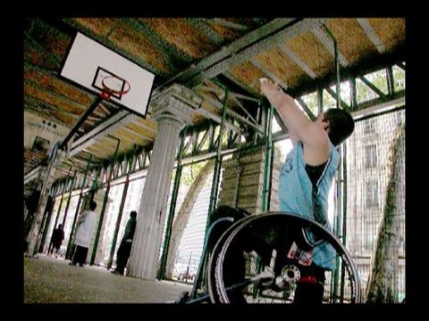 L'effort rend plus, faites du sport.