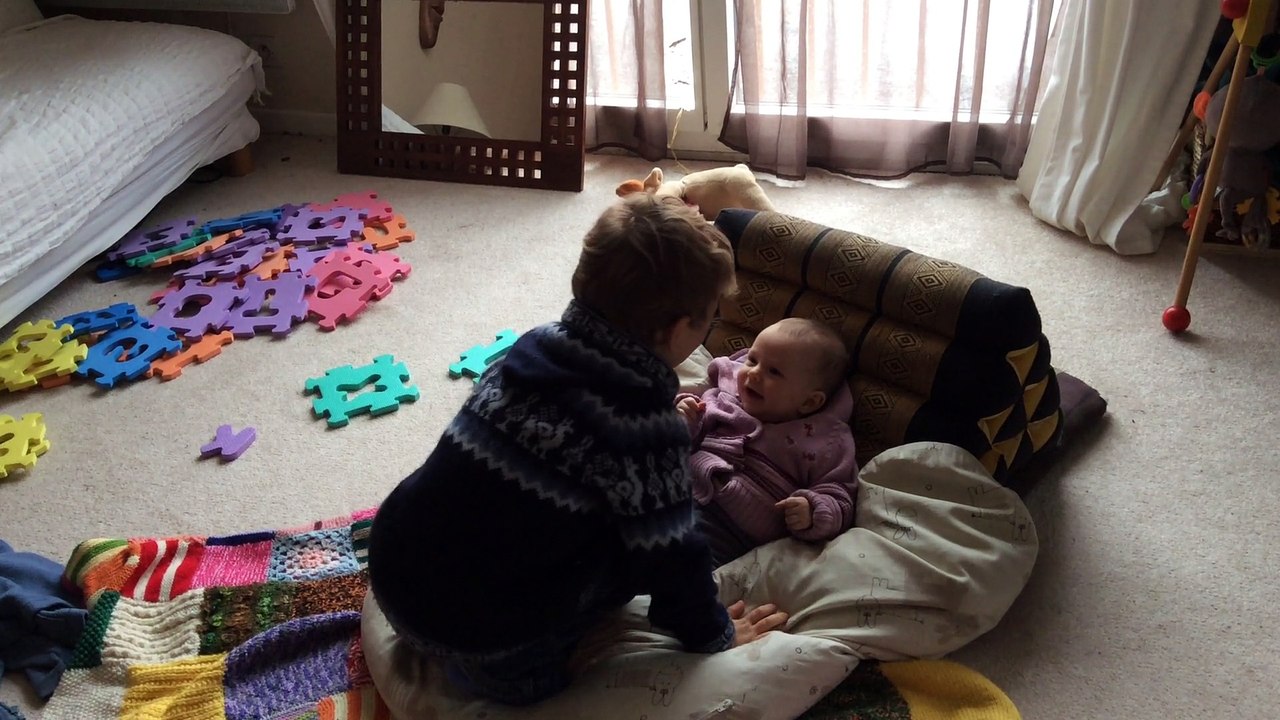 Premiers rires de Manon