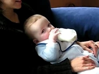 Kevin boit tout seul