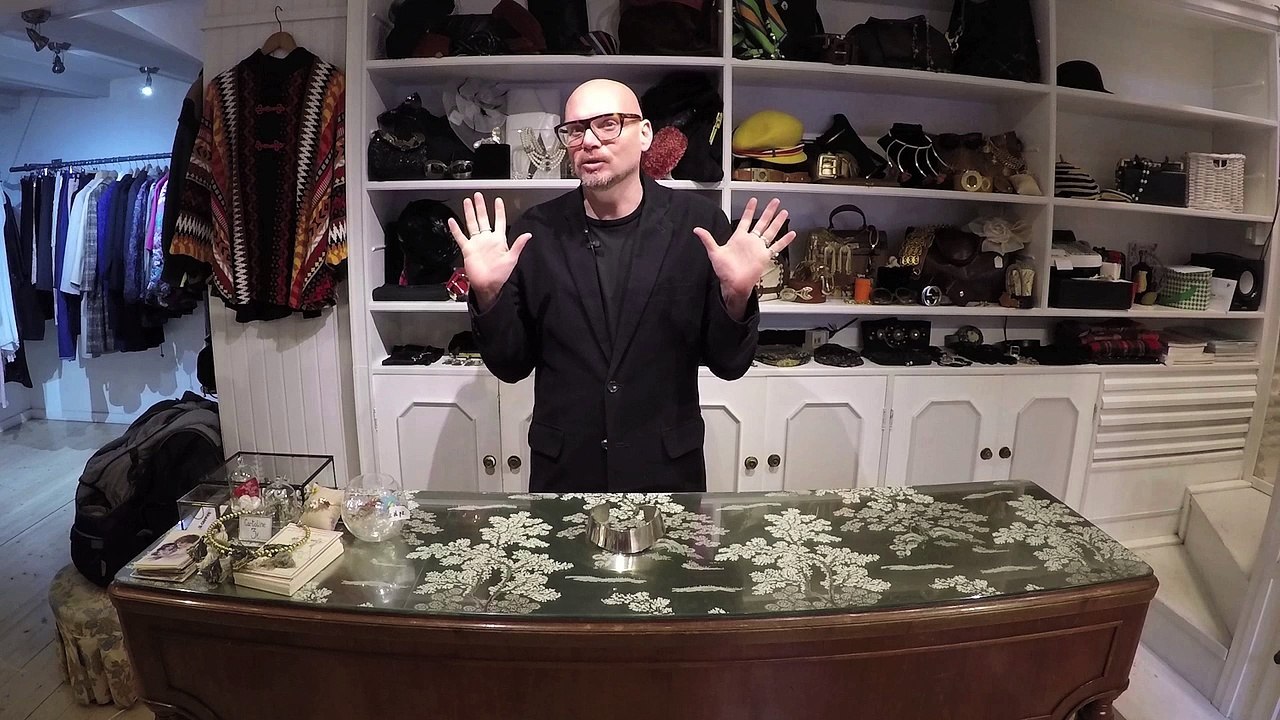 CRISTIANO GATTO - LA MODA CON LA "m" MINUSCOLA - Il gioiello venuto dal futuro