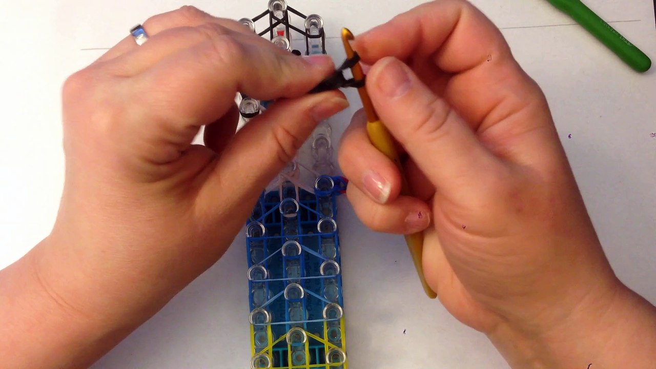 Rainbow Loom Princess Snow White Charm/Action Figure - Detachable Skirt & Standing Doll - Gomitas