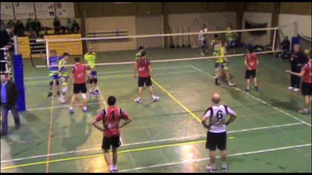 Volley-ball - Jean-Marc Nollet (Ecolo) violemment poussé lors de la rencontre Bouillon-Guibertin