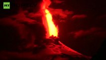 Espectaculares imágenes del volcán Villarrica en erupción