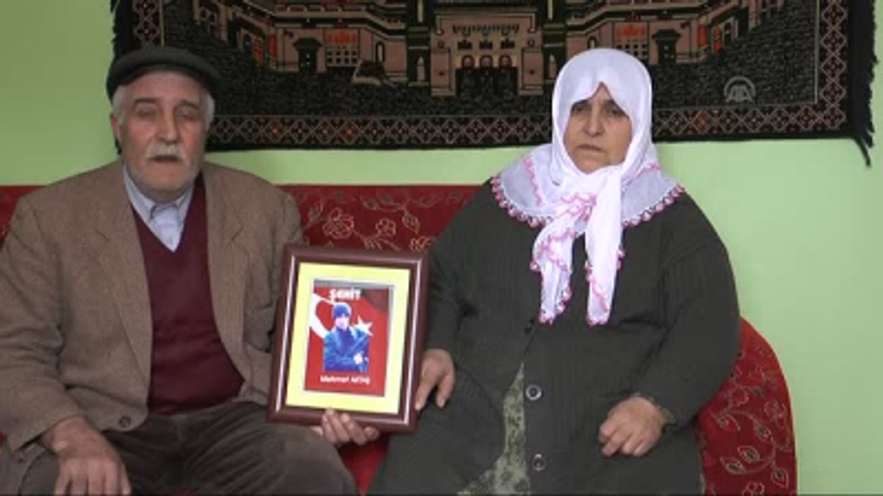 PKK'ya Silah Bırakma Çağrısı - Şehit Babası Aktaş