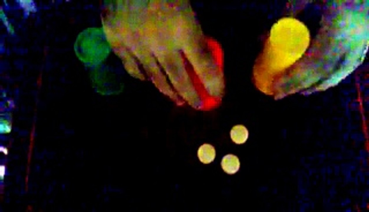 Truco de magia: Cubiletes Y Dados.