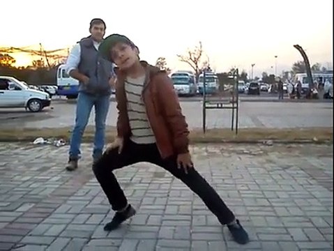Check out this amazing dance by this talented Pakistani kid