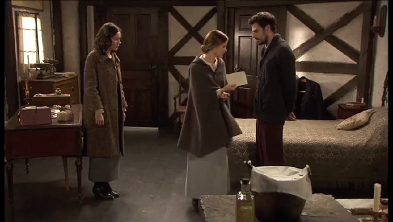 Manuela vuelve a descubrir los verdaderos planes de Alicia delante de Conrado y Aurora