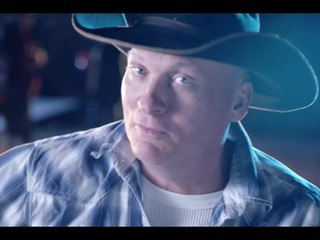 Kevin Fowler feat. Amy of The Rankin Twins - Before Somebody Gets Hurt