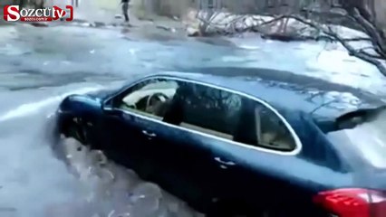 Son model arabayla nehir geçmeye çalıştı