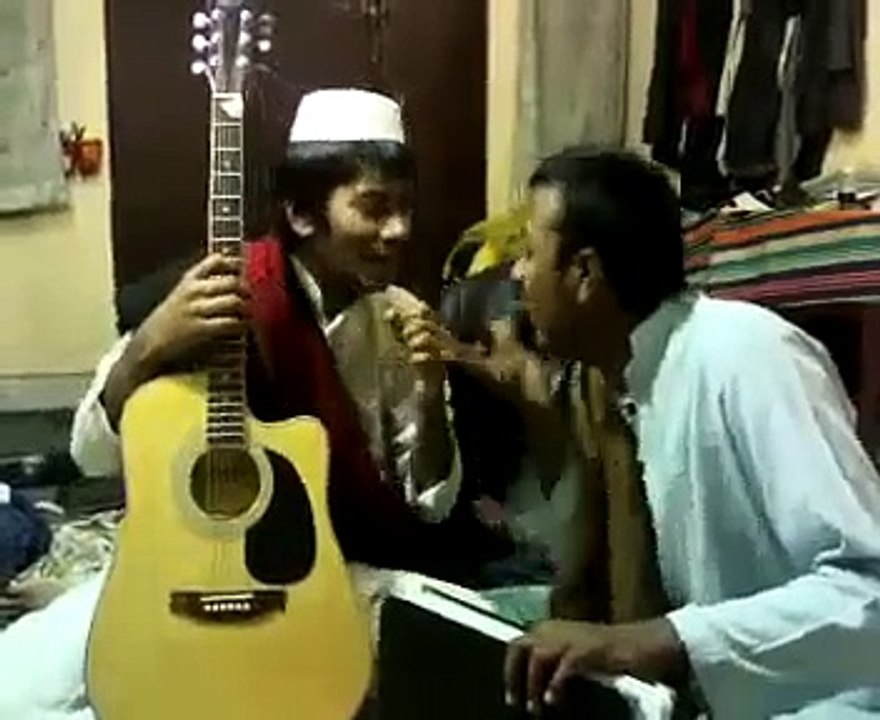 ustads kusra fateh ali khan of rachna college of engineering. funny video