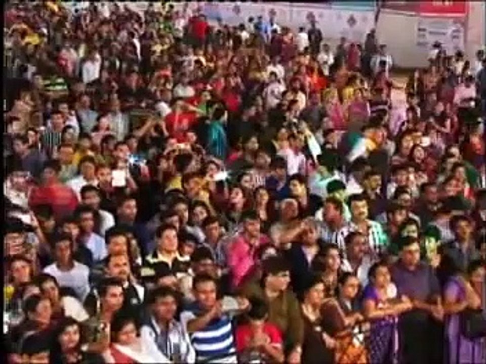 Arijit Singh LIVE challenging Atif Aslam , singing Phir mohabbat _ other atif aslam songs