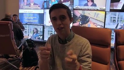 FIRST LOOK AT THE NEW 3DS XL!! (Smosh Games Field Trip)