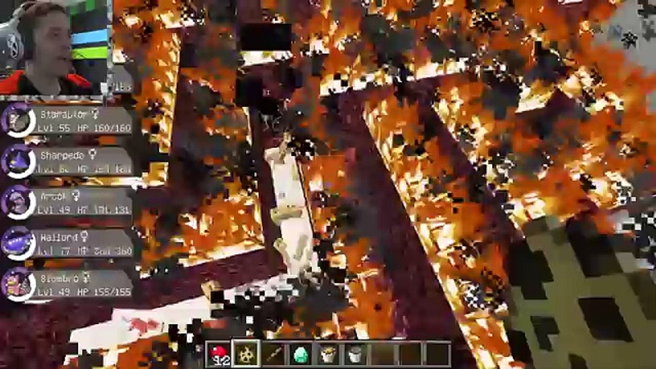 FINISHING THE GIANT POKEBALL (Maricraft)