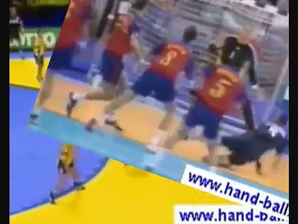 The BEST HANDBALL action
