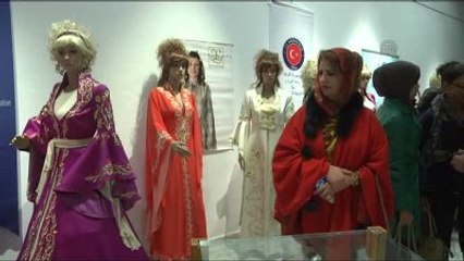 Kurtulmuş, Sergi Açılışına Katıldı