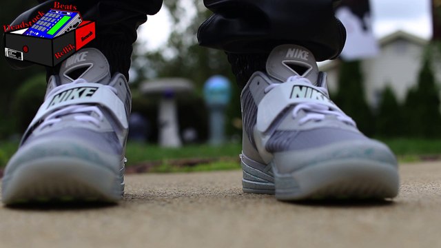 nike air mags on feet