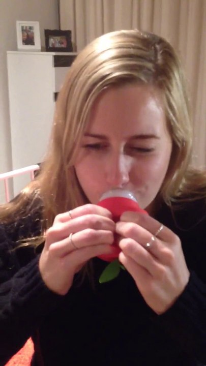 Ridiculous Lip Enhancer FAIL : big fat lips!