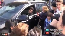A Young girl in wheelchair squeals with delight when she meets Marc Bartra‬ - HD
