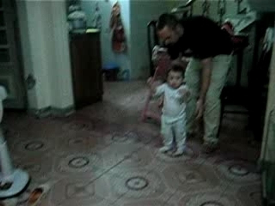 ML marche vers maman