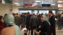 İstanbul'da Metro Raydan Çıktı; Seferler Durduruldu