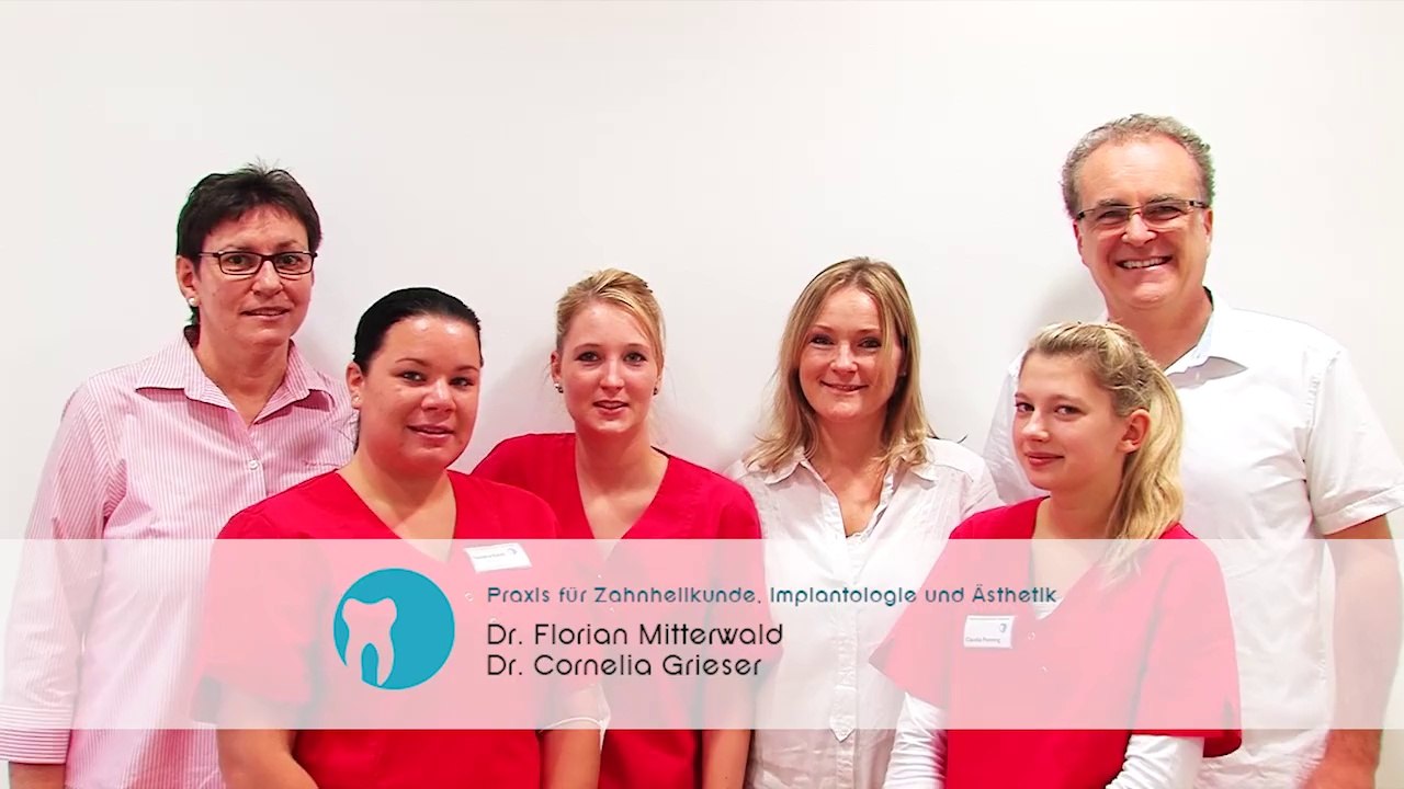 Die Praxis für Zahnheilkunde und Implantologie -  Dr. Mitterwald und sein Team in Augsburg bei  Neusäß ist Ihr Spezialist für professionelle Zahnimplantate. Gerne steht Ihnen das Team um Dr. Mitterwald beratend zum Thema Implantologie in Neusäß zur Seite.